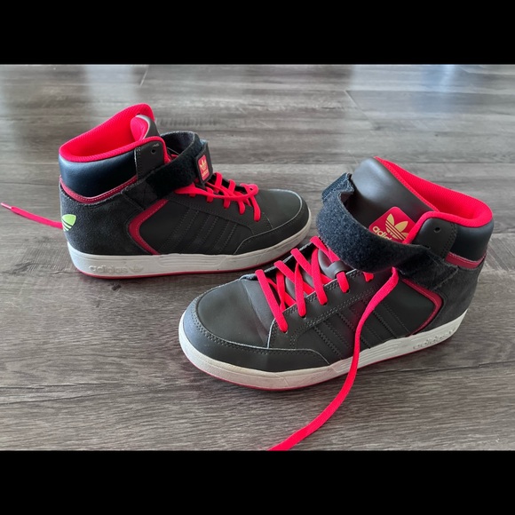 Adidas shoes - Picture 1 of 2